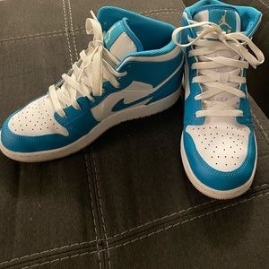 Nike Air Jordan 1 Mid Shoes